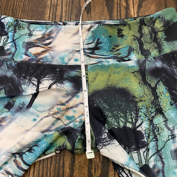 Onzie Forest Print Leggings - Picture 10 of 10